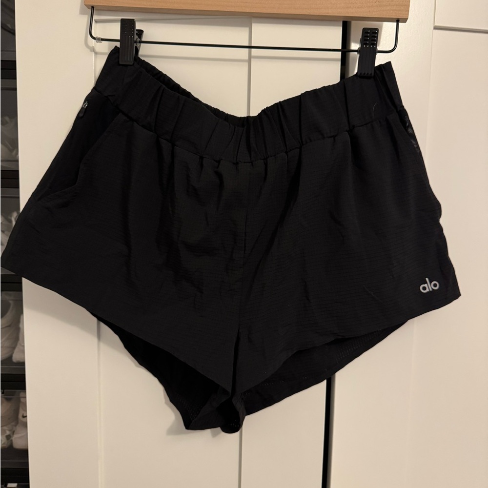 alo socialite shorts